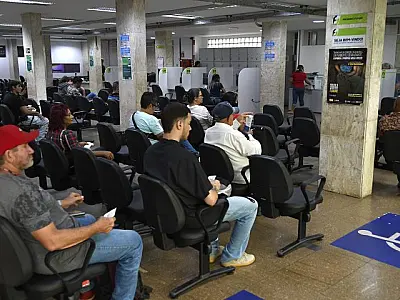 Segunda-feira abre a semana com 5,4 mil vagas de emprego oferecidas na Fundação do Trabalho