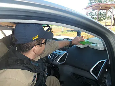 Homem é preso com droga dentro de veiculo em Ponta Porã