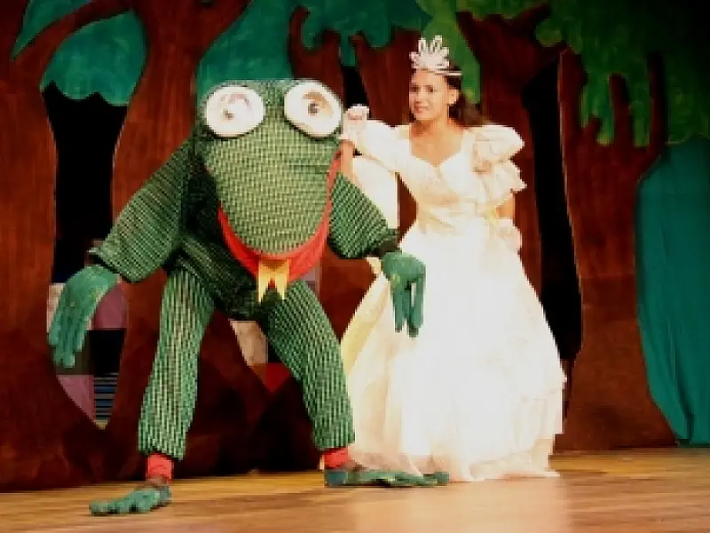 Grupo teatral Unicórnio se apresenta neste domingo