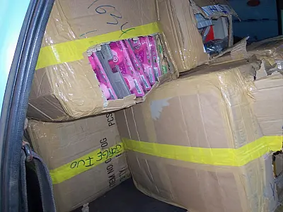 Mercadorias paraguaias são apreendidas em veículo