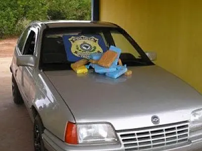 PRF apreende 11 Kg de cocaína na BR 262 em Água Clara