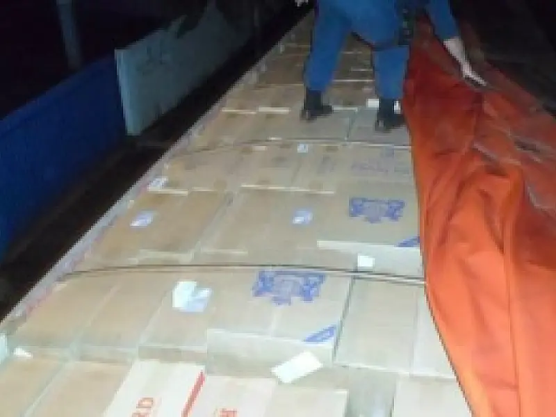 PM de Iguatemi apreende carreta com cigarros contrabandeados