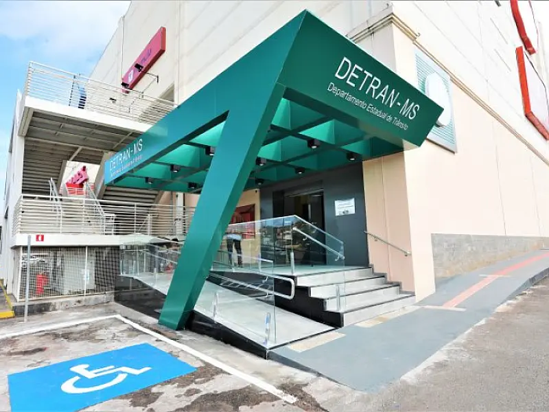 Dirigentes do PR e de SP conhecem ações e tecnologia do Detran de MS em visita de dois dias
