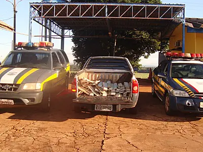 Carro com placa de São Paulo é apreendido em MS com 93kg de maconha