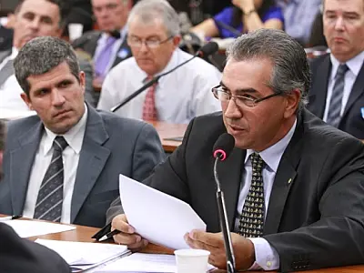 Projeto prevê participação na herança a quem cuidar de idosos