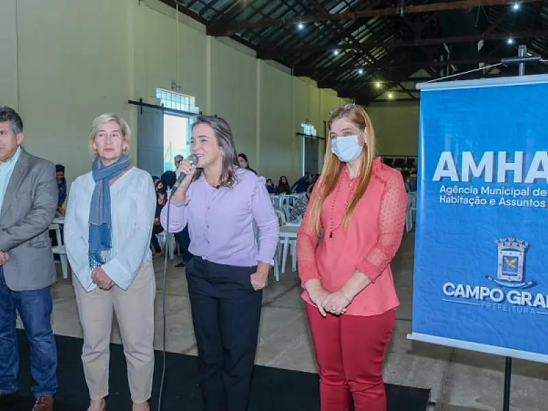 BENEFICIÁRIOS ASSINAM CONTRATOS DAS MORADIAS DO RESIDENCIAL JARDIM CANGURU; 1,2 MIL PESSOAS SERÃO BE