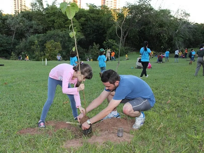 Prefeitura celebra hoje Dia da Árvore com doação de mudas