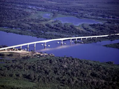 André discute transporte fluvial em missão na Argentina