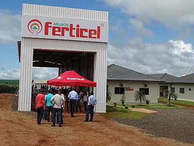 Com apoio do Governo, grupo inaugura fábrica de fertilizantes em São Gabriel do Oeste