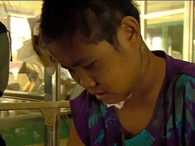 Filipina de 13 anos é resgatada após 6 dias ao lado de corpos de parentes