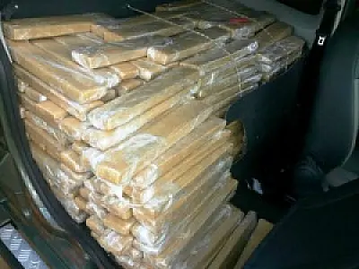 PRF prende homem com 440 kg de maconha na BR-463
