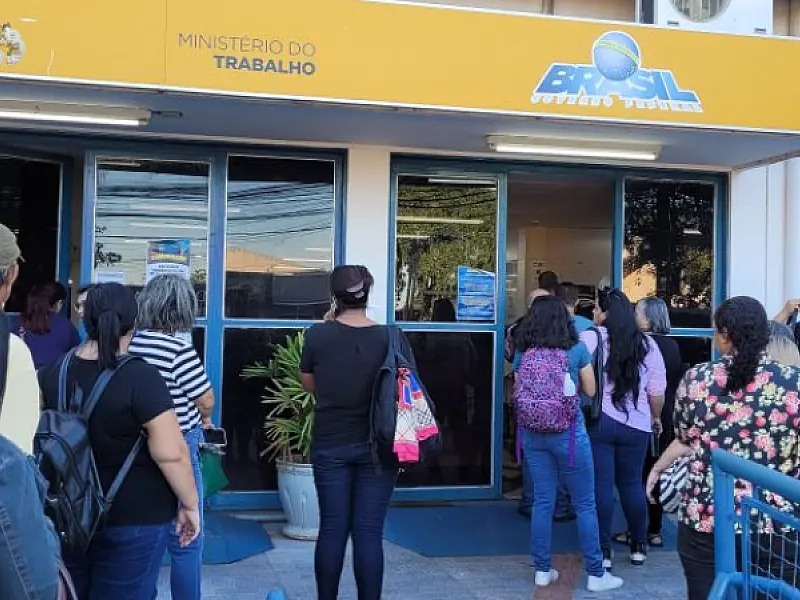MÊS DO TRABALHADOR TERÁ FEIRÃO DAS OPORTUNIDADES COM MAIS 1 MIL VAGAS
