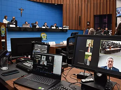 Deputados devem votar cinco projetos na sessão plenária desta terça-feira