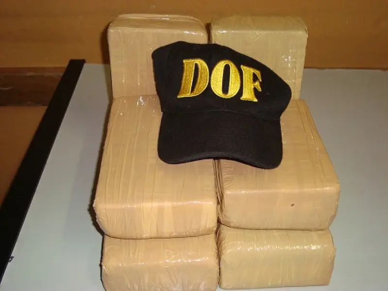 DOF apreende quase 10 kg de cocaína com passageiro de ônibus