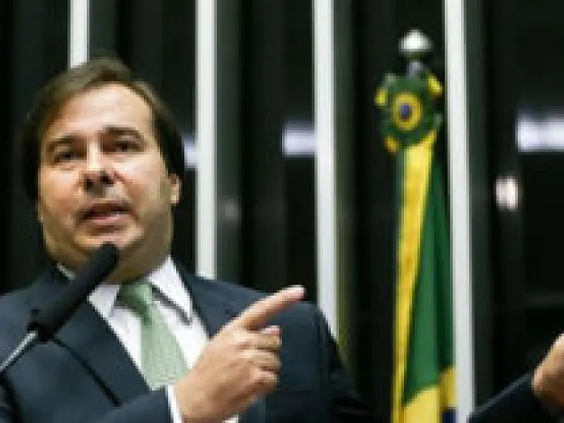Saída de servidores estaduais fortalece reforma da Previdência, afirma Maia