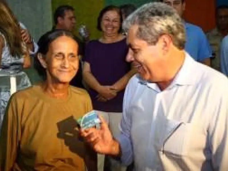 Governo aumenta e fixa valor do Vale-Renda em 170 reais