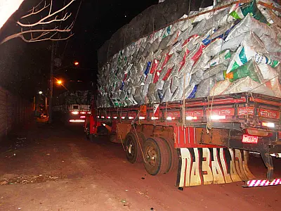 PMA apreende três caminhões com 320 m³ de carvão ilegal e aplica R$ 96 mil em multas