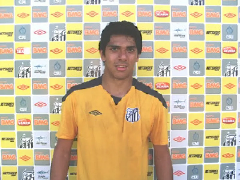 Douradense de 16 anos jogará competição pelo Santos
