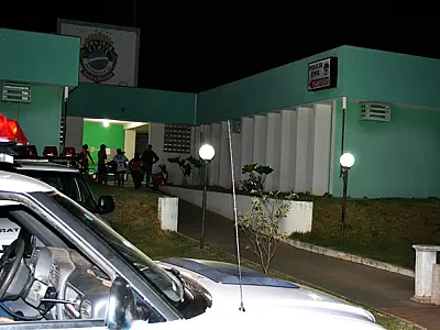 Jogador agride juiz durante partida de futebol e vai preso