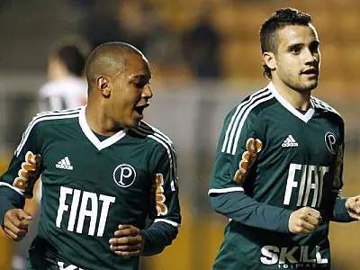 Com gols no primeiro tempo, Palmeiras vence Santos por 3 a 0