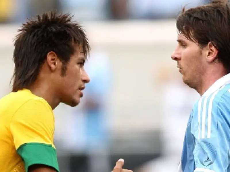 Neymar supera Messi em R$ 17 milhões anuais