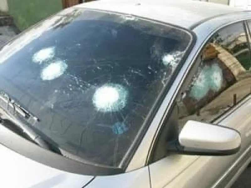 Advogado escapa de atentado; carro é alvejado com 4 tiros