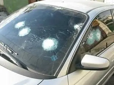 Advogado escapa de atentado; carro é alvejado com 4 tiros