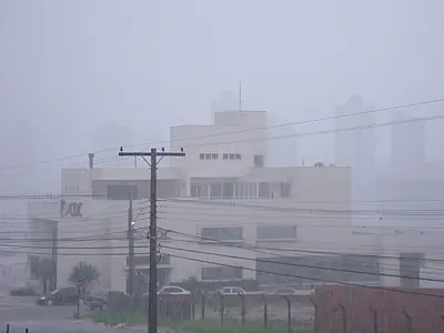 Trecho da Av. Mato Grosso interditado após chuvas
