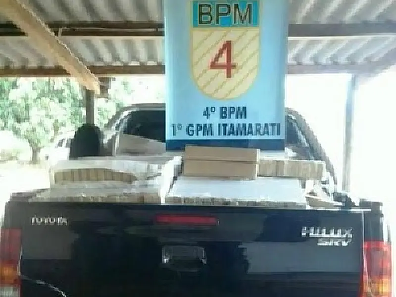 PM apreende quase 1 tonelada de maconha no Assentamento de Ponta Porã
