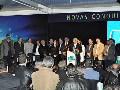 Uma casa por hora é a política habitacional do governo do Estado até dezembro de 2014‏