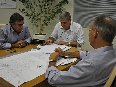Prefeito de Maracaju se reúne com secretário de habitação para pleitear moradias