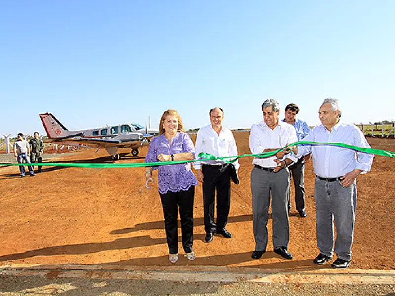 Governador inaugura Aeródromo Municipal em Fátima do Sul