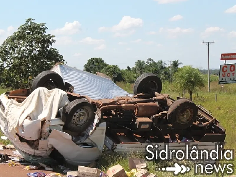 Motorista morre após caminhonete capotar na BR-060