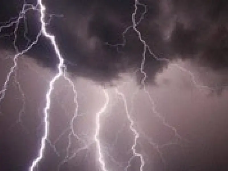 Manhã em Campo Grande é de tempestade forte