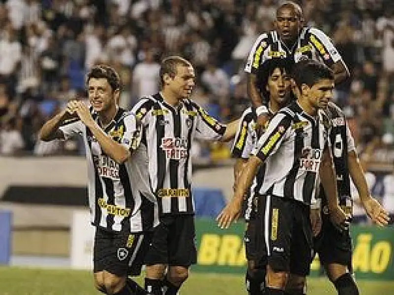 Botafogo passa fácil pelo Atlético/MG; 3 a 1