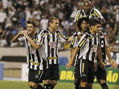 Botafogo passa fácil pelo Atlético/MG; 3 a 1