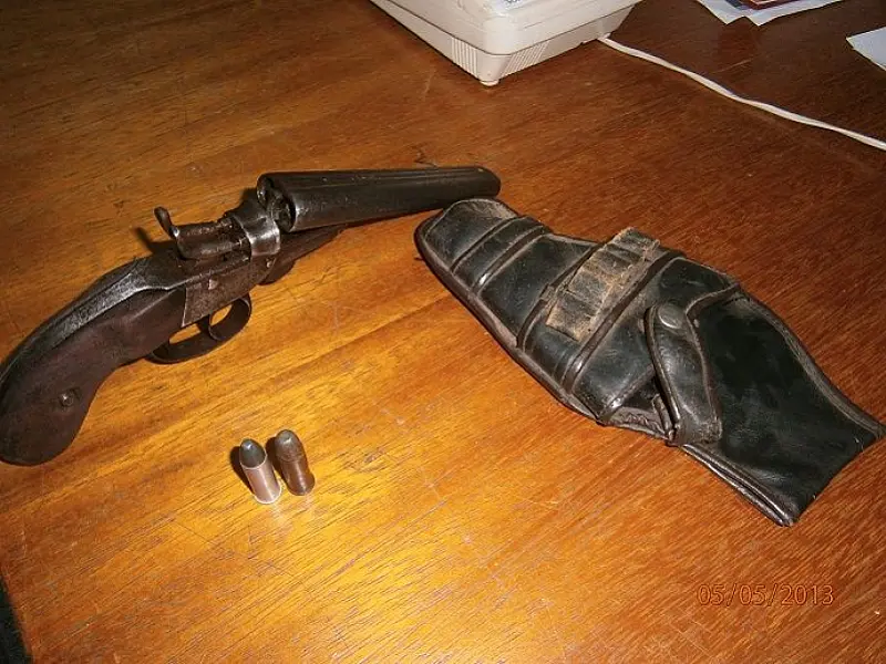 PM de Anaurilândia prende homem com arma de fogo