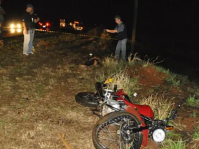 Motociclista morre após colidir em placas de sinalização na BR-163