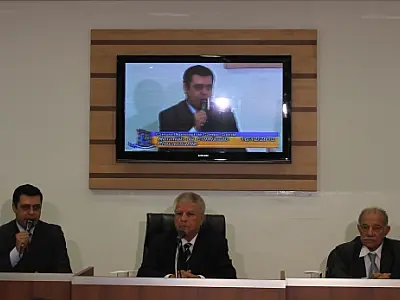 Comissão Processante dá prazo de cinco dias para Bernal apresentar defesa