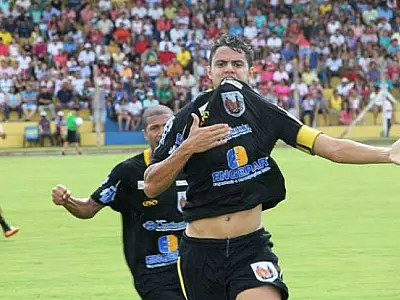 Ubiratan enfrenta Novoperário em amistoso no estádio Douradão