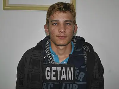 Jovem é preso após trocar moto por drogas
