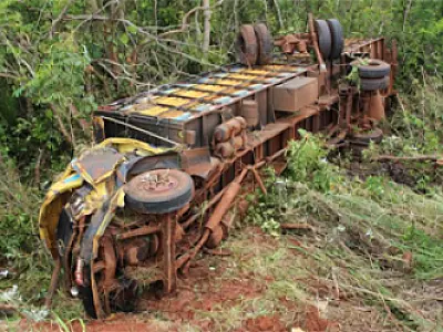 Motorista tomba caminhão e morre, após desviar de acidente na rodovia