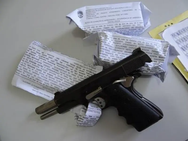 Policiais apreendem duas armas no final de semana