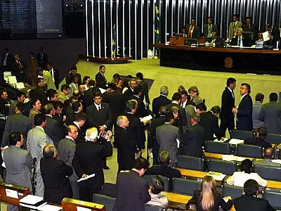 Câmara alivia pena para investigados no Conselho de Ética