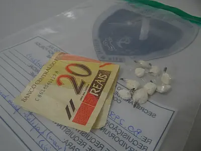Jovem é preso com papelotes de pasta base em Dourados