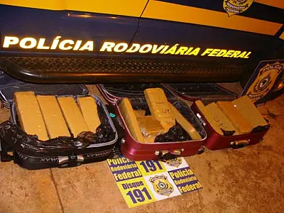 Duas mulheres foram presas transportando maconha na BR-163