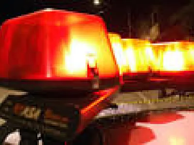 Polícia apreende maconha e recupera moto furtada