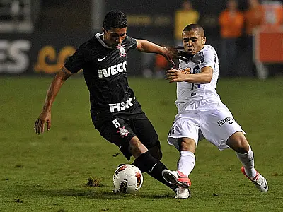 Sem muitas pretensões, Corinthians e Santos serão impulsionados pela rivalidade no jogo deste sábado