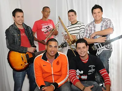 Som da Concha com Rodrigo Teixeira e Surfistas de Trem
