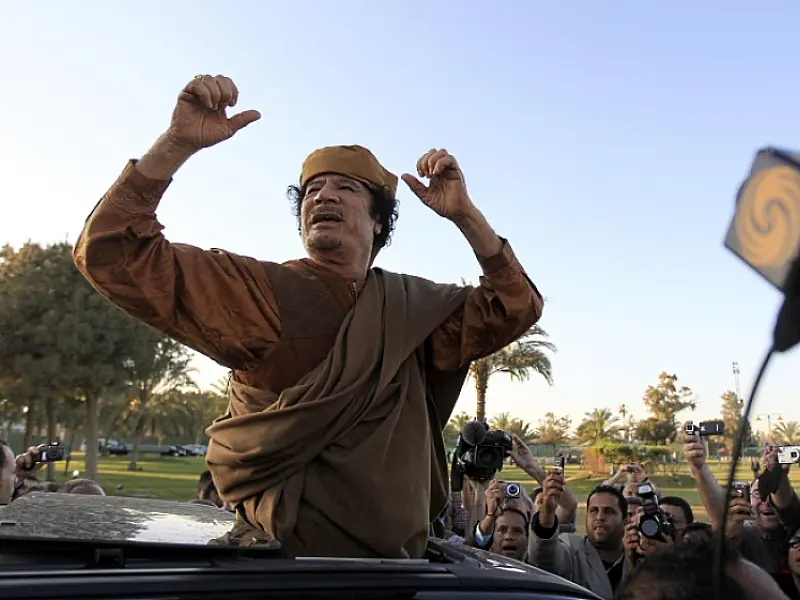 Promotor de tribunal da ONU pede a prisão do líbio Gaddafi
